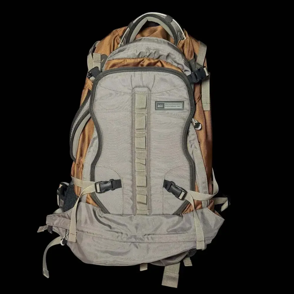 REI Recreational Equipment Inc. Hiking and Travel Backpack